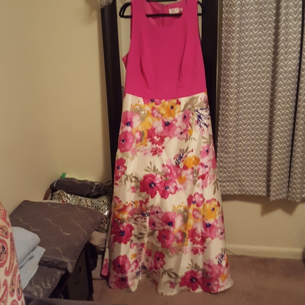 Floral Formal Dress - Picture 3 of 8